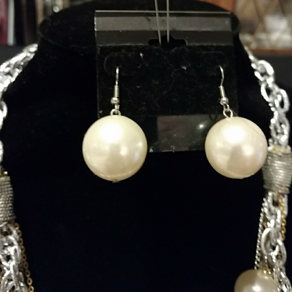 ☺️chunky pearl necklace set - Picture 2 of 3